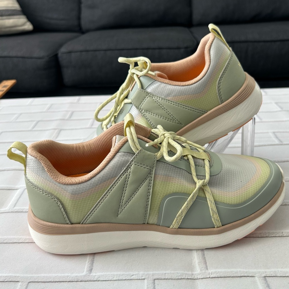 VIONIC DELMAR AUSTYN SNEAKERS